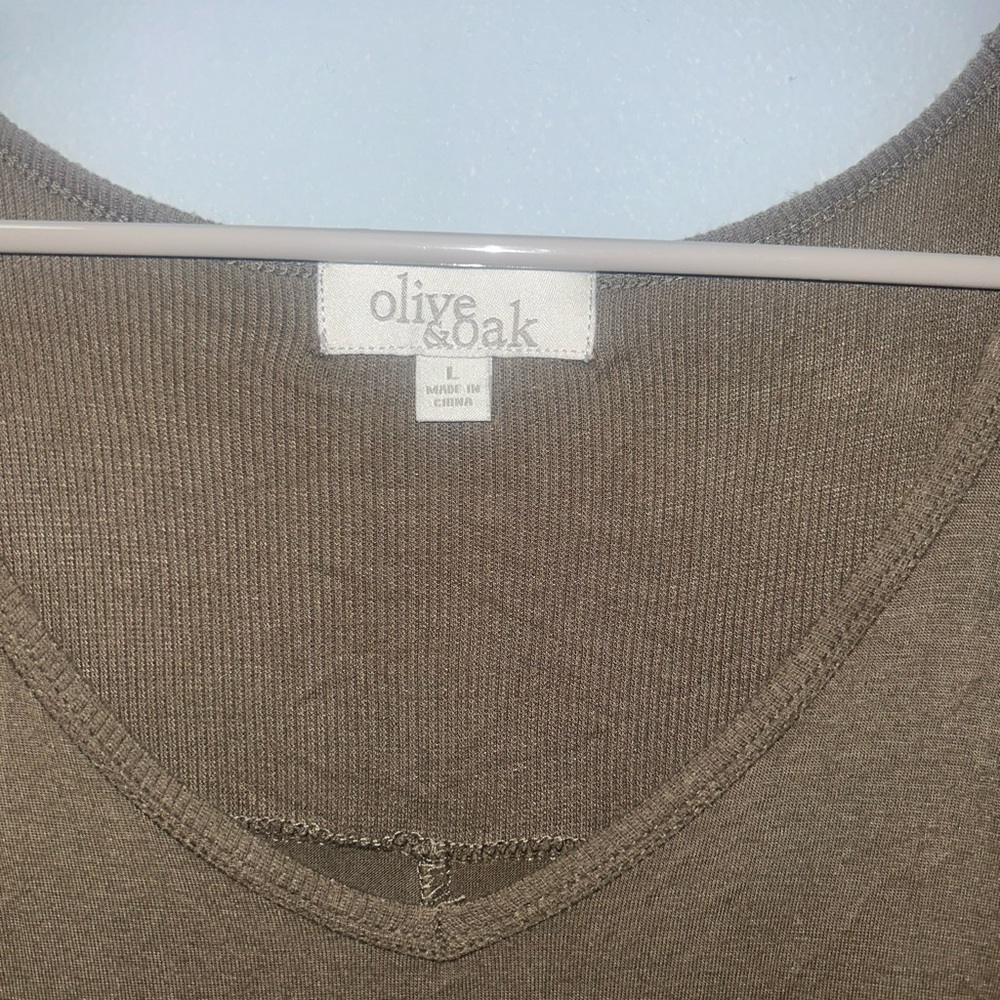 Olive & Oak basic tee - Picture 3 of 3